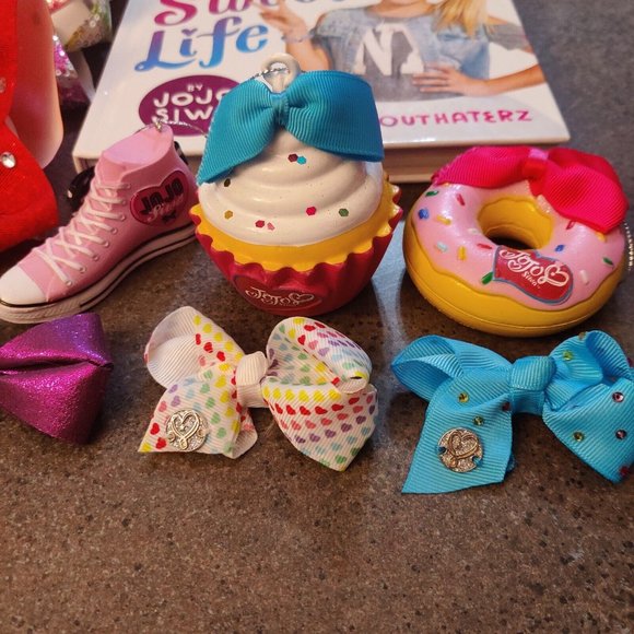 Jojo Siwa Lot 1 Book 3 Big Bows 4 Small Bows 3 Christmas Ornament Set 1 Stocking - Picture 2 of 9